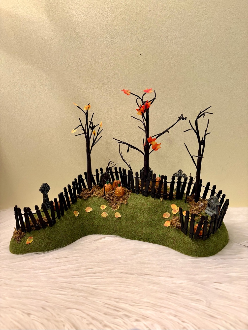 2002 Department 56 Halloween Haunted Fiber Optic Moss Hill